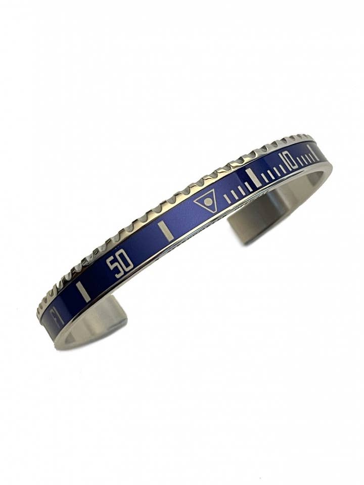 STÅL ARMBAND KLASSISK FÄRG BLÅ/LASRADE SIFFROR för wholesale av Speedometer Official