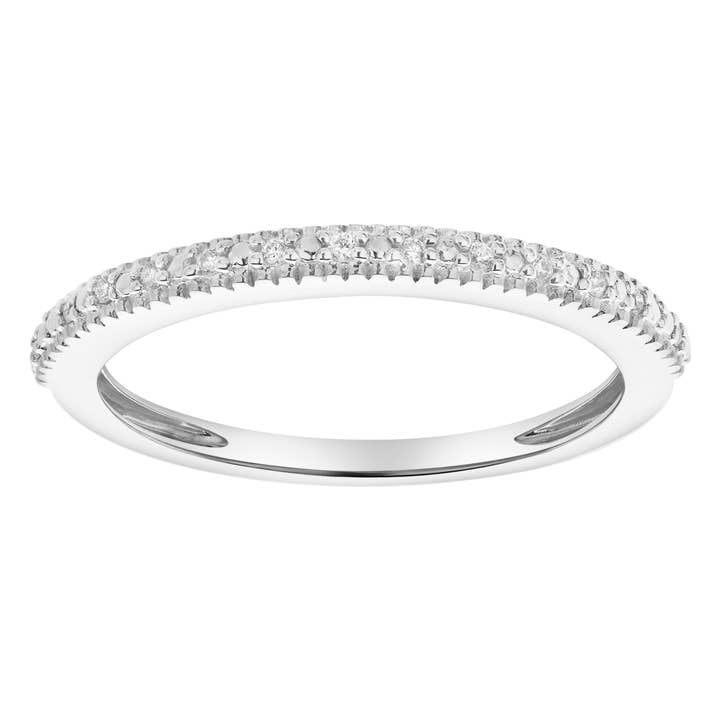 Bague Ava en or blanc 14K avec bande sertie de diamants ronds - 0,06 ct pour la vente par LuvMyJewelry (LMJ)