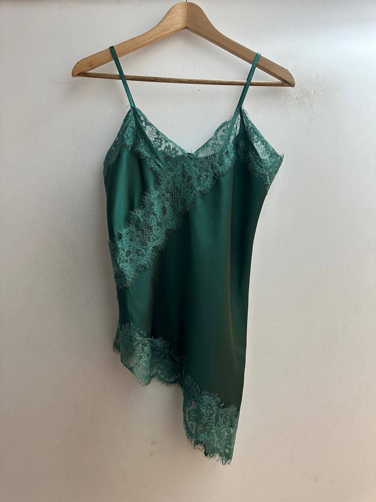 LORIANE - Vente Haut d'intérieur – femme - 11220 Haut à bretelle asymétrique en satin 6