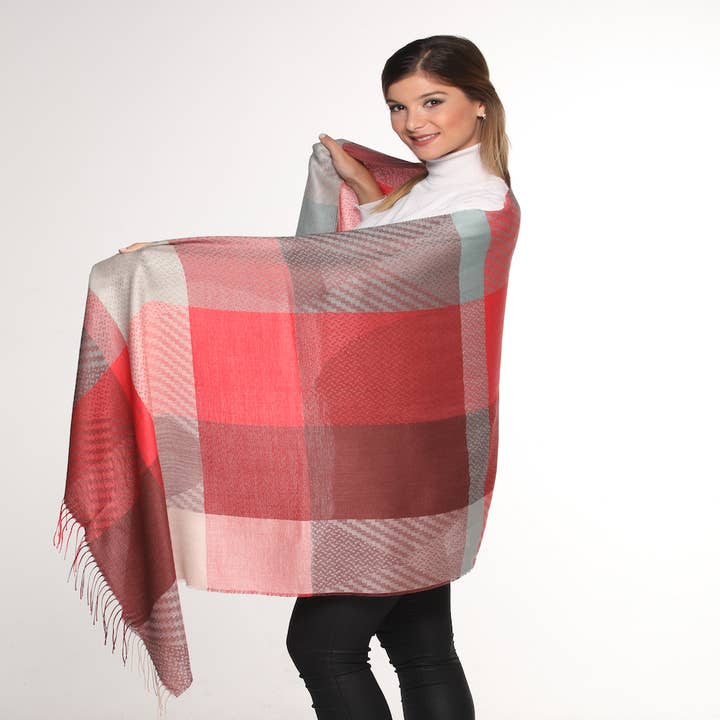 LYX REN PERUANSK BABY ALPACKA ULL & SILKE REVERSIBEL för wholesale av Evelyn Brooks