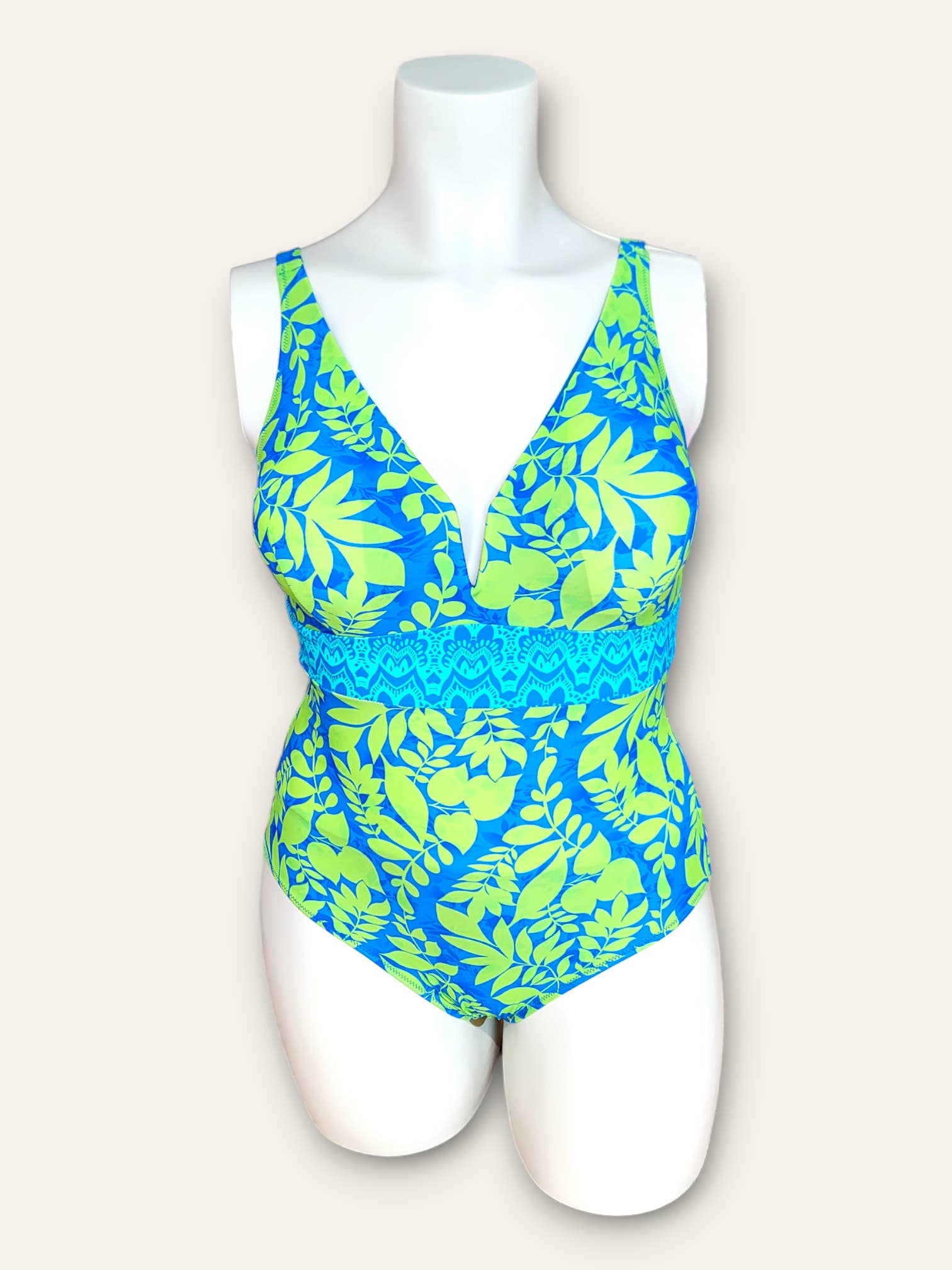 C'MELODIE - Wholesale One Piece Swimsuit - Women's - Plus Size – One-Piece Swimsuit with Leaf Print5