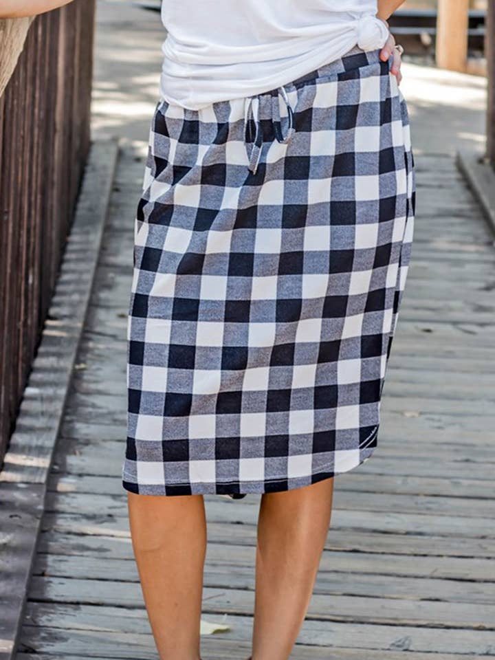 Tickled Teal – Engroshandel Nederdel - Dame – Buffalo Plaid Weekend knælang nederdel | S-3X