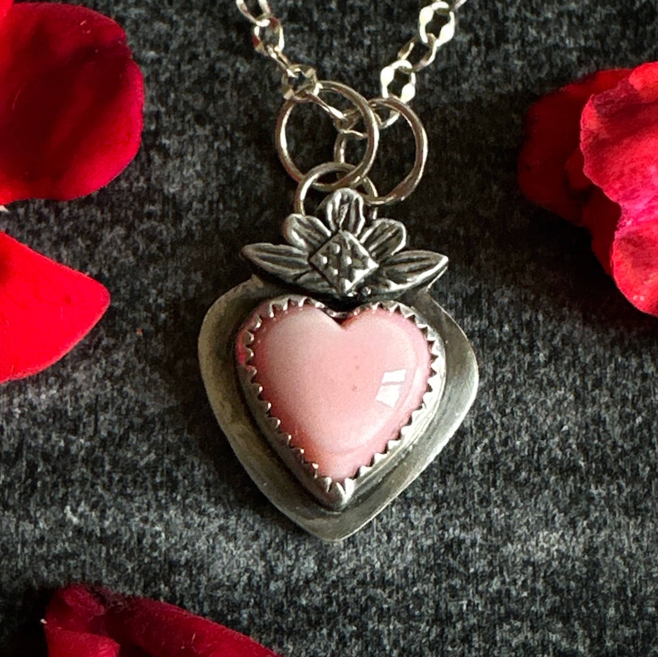 oaktownwendy - Wholesale Pendant/Charm Necklace - Pink Queen Conch Sacred Heart Necklace - Sterling Silver1