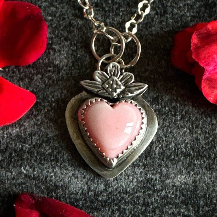 oaktownwendy - Wholesale Pendant/Charm Necklace - Pink Queen Conch Sacred Heart Necklace - Sterling Silver1
