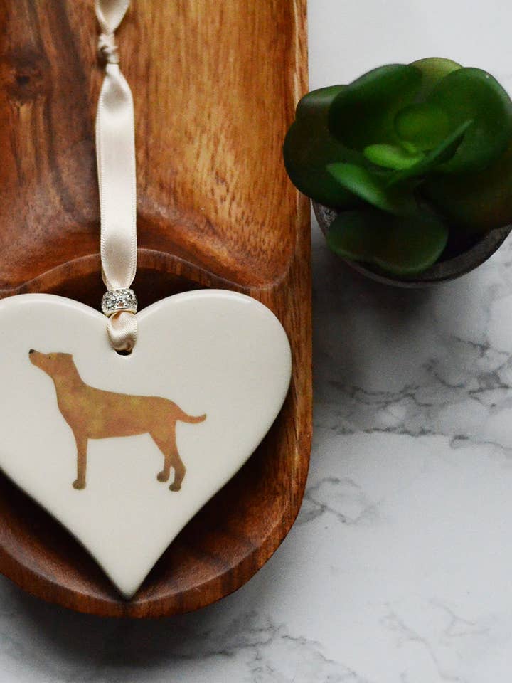 Cœur en céramique Labrador debout pour la vente par Dimbleby Ceramics