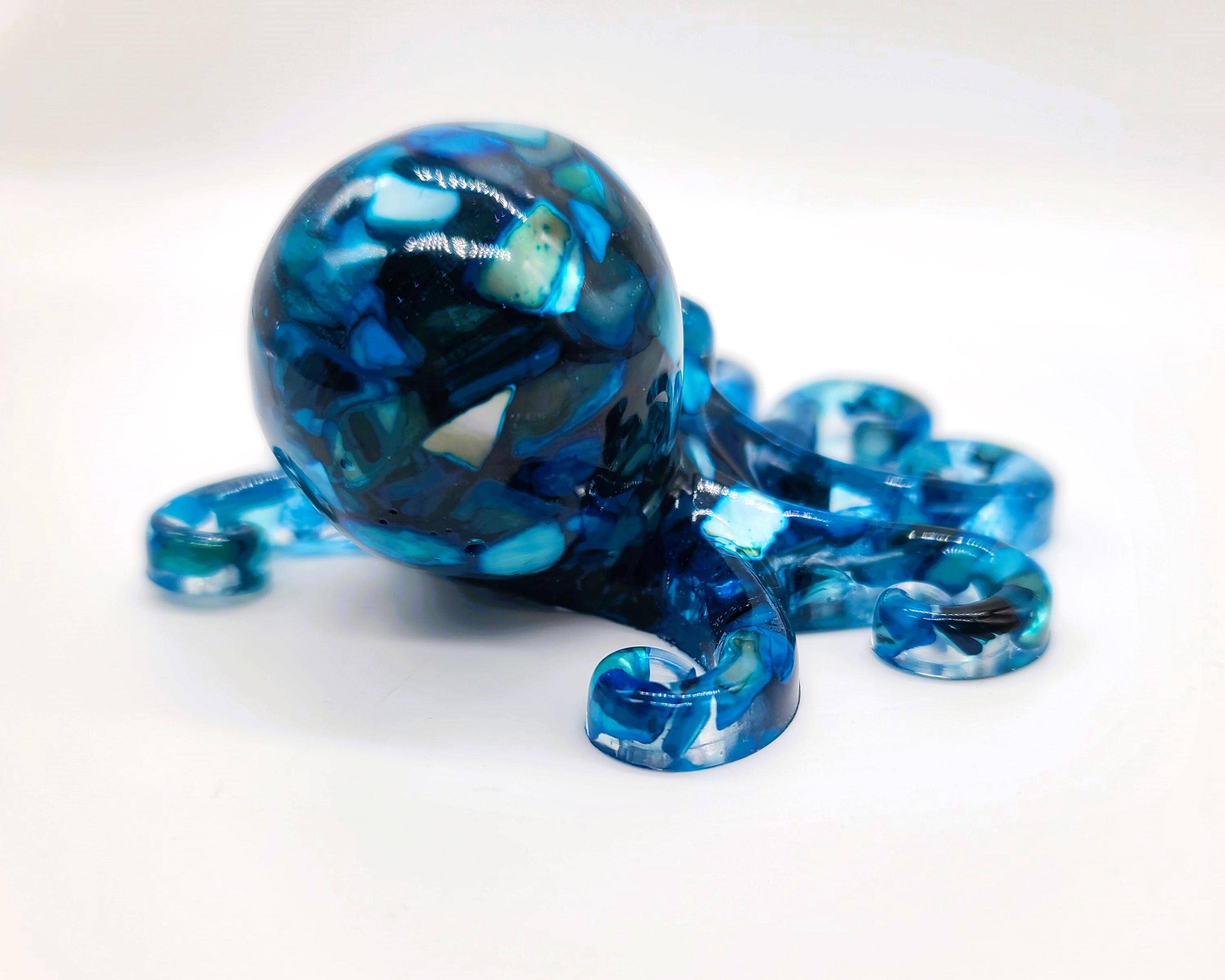 Slightly Askew Art - Wholesale Decorative Tabletop Object - Eco-Friendly Epoxy Resin Octopus with Crushed Sea Shells4