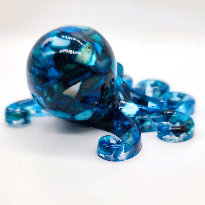 Slightly Askew Art - Wholesale Decorative Tabletop Object - Eco-Friendly Epoxy Resin Octopus with Crushed Sea Shells4