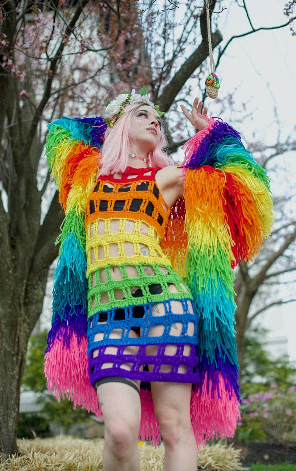 A Creative Wonderland – wholesale Klänning - Dam – Regnbågsfärgad klänning med utskärningar3