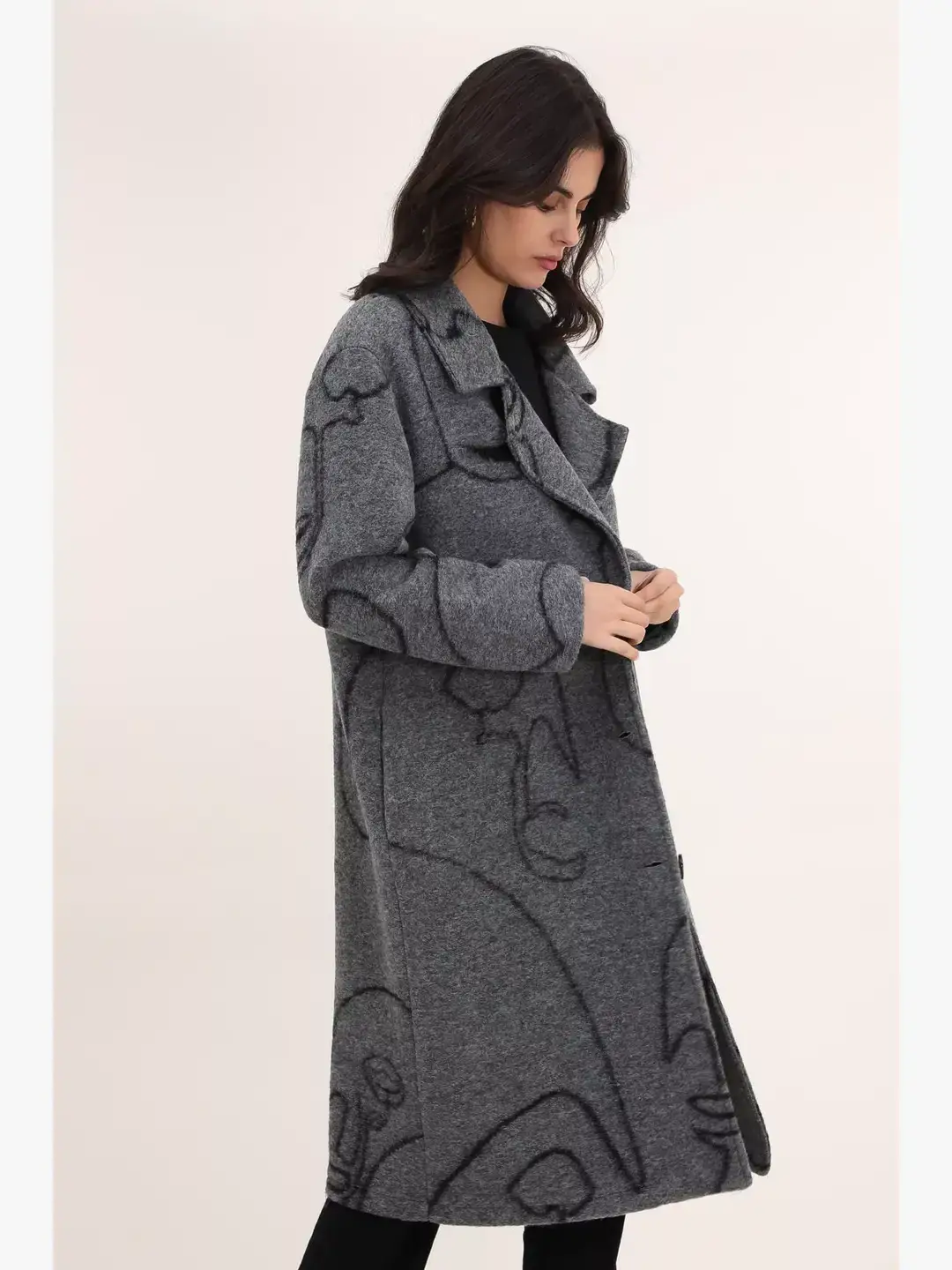 la maison des fibres naturelles – Engroshandel Frakke - Dame – Lang frakke med ansigtstryk 99201 80%uld 20%polyester1