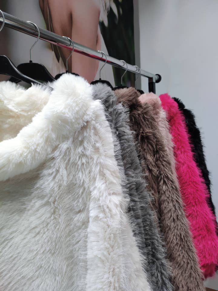 POCO 03 - Confezione 12 PCS per la vendita all'ingrosso da parte di Pomelo paris