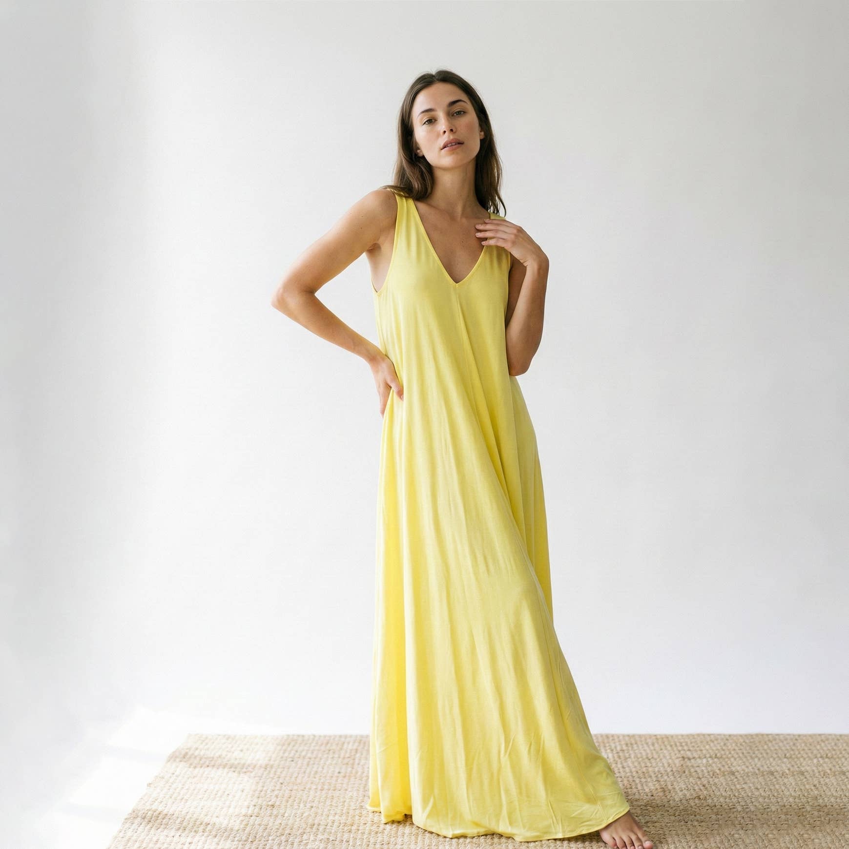 L'Emotion – wholesale Dress – Women's – V Neck Wide Strap Maxi Simple Dress4