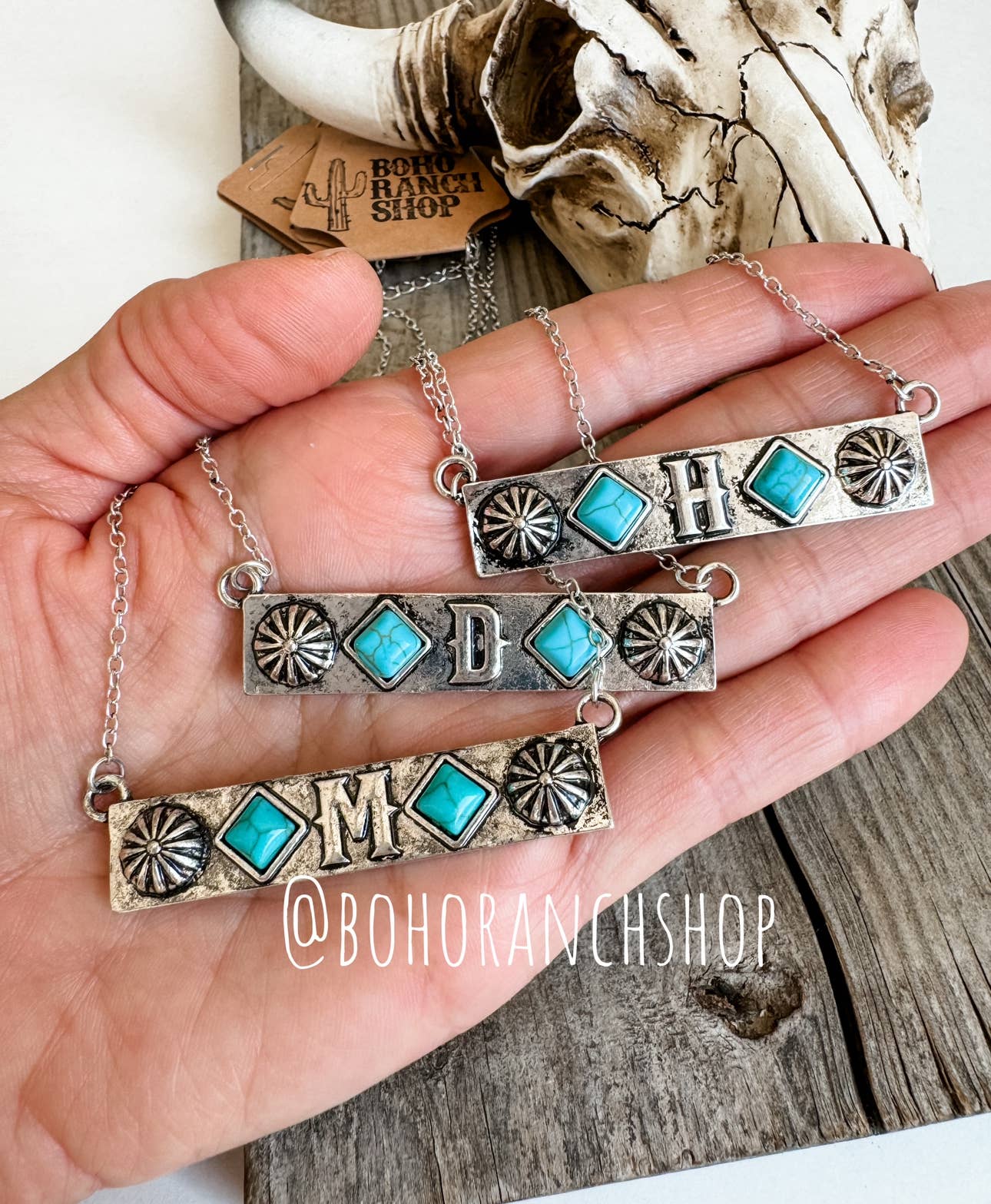 Boho Ranch Shop - Vente Colliers à pendentif - Collier Western Initial Concho Bar