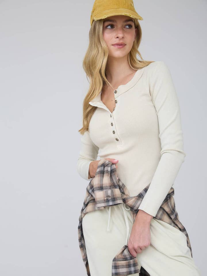 J.O.A - Wholesale Gebreide top - Dames - GEWASSEN LANGE MOUWEN GERIBBELDE HENLEY BREISEL TOP1