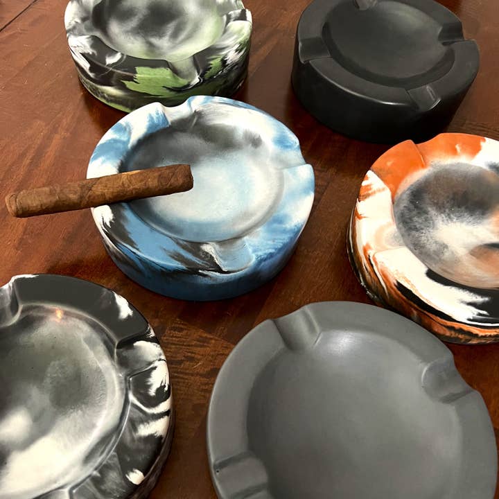 Storcks Designs - Wholesale Humidor/Cigar Accessory - Large Round Cuban Concrete Cigar Ashtray