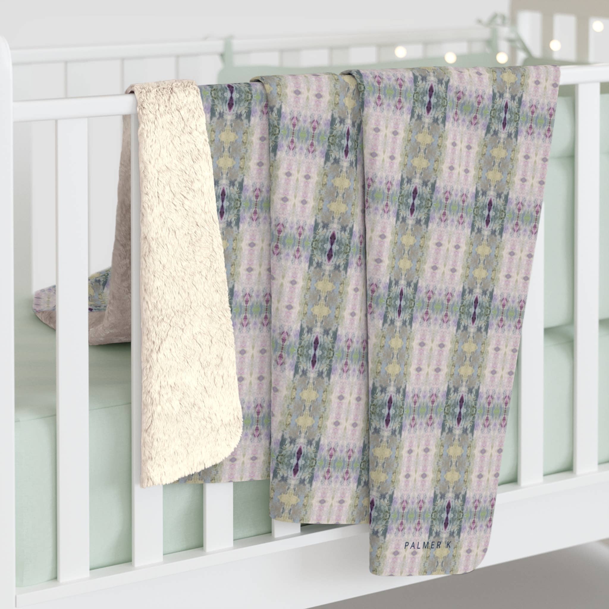 PALMER K Designs - Wholesale Throw Blanket - Sherpa Throw / Blanket: Lilac / Pink Geometric -TR/P10A8