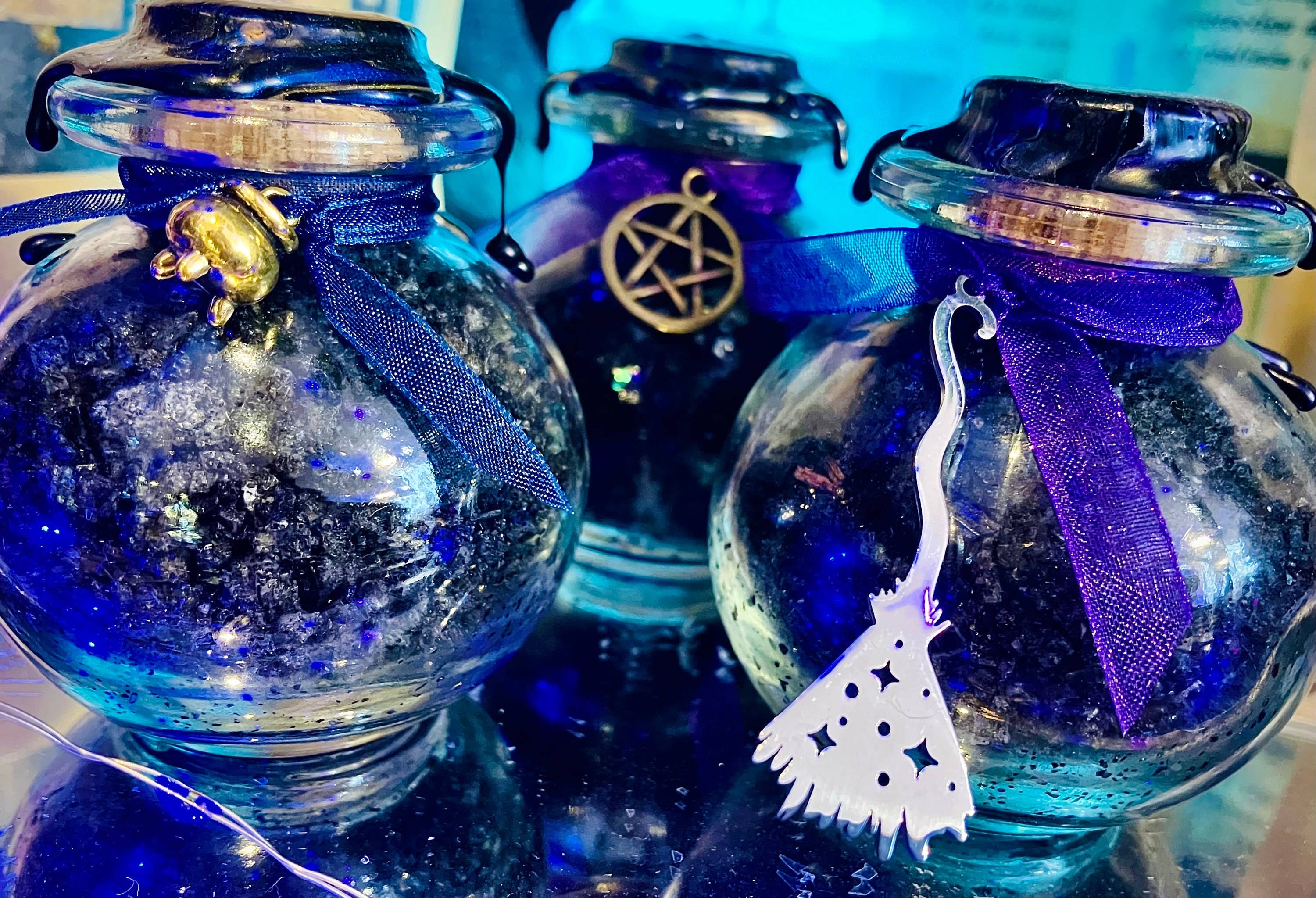 Desarwen - Wholesale Meditation Supplies - Black salts to protect magic witch salt witchy bottle1