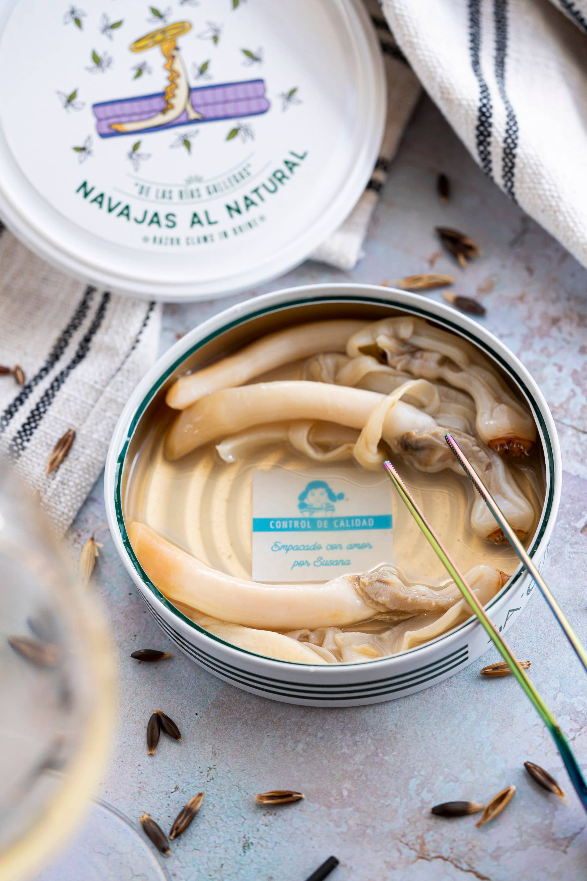 La Curiosa – Großhandel Fisch/Meeresfrüchte – Natürliche Rasierklingenmuscheln1