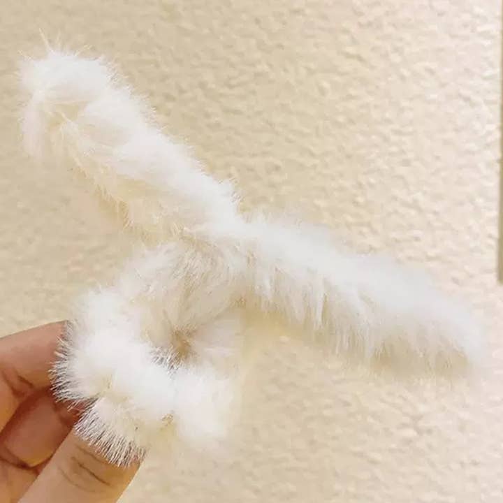 ACCITY - Wholesale Hair Clip - Women's - MULTICOLOR FAUX RABBIT FUR HAIR CLAW CLIP TWIST_CWAHA0153