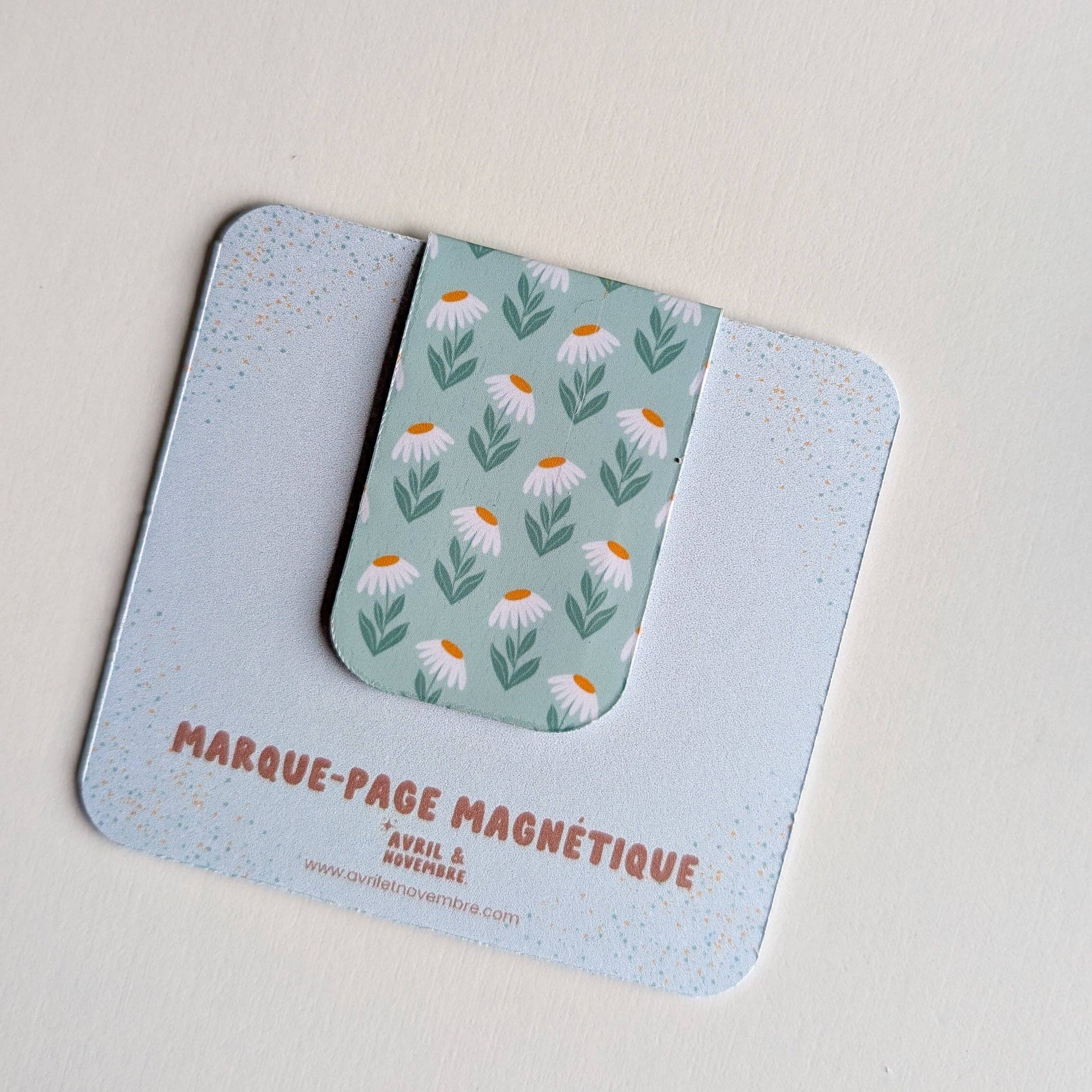 Avril & Novembre - Wholesale Bookmark - Retro Daisies Magnetic Bookmark5