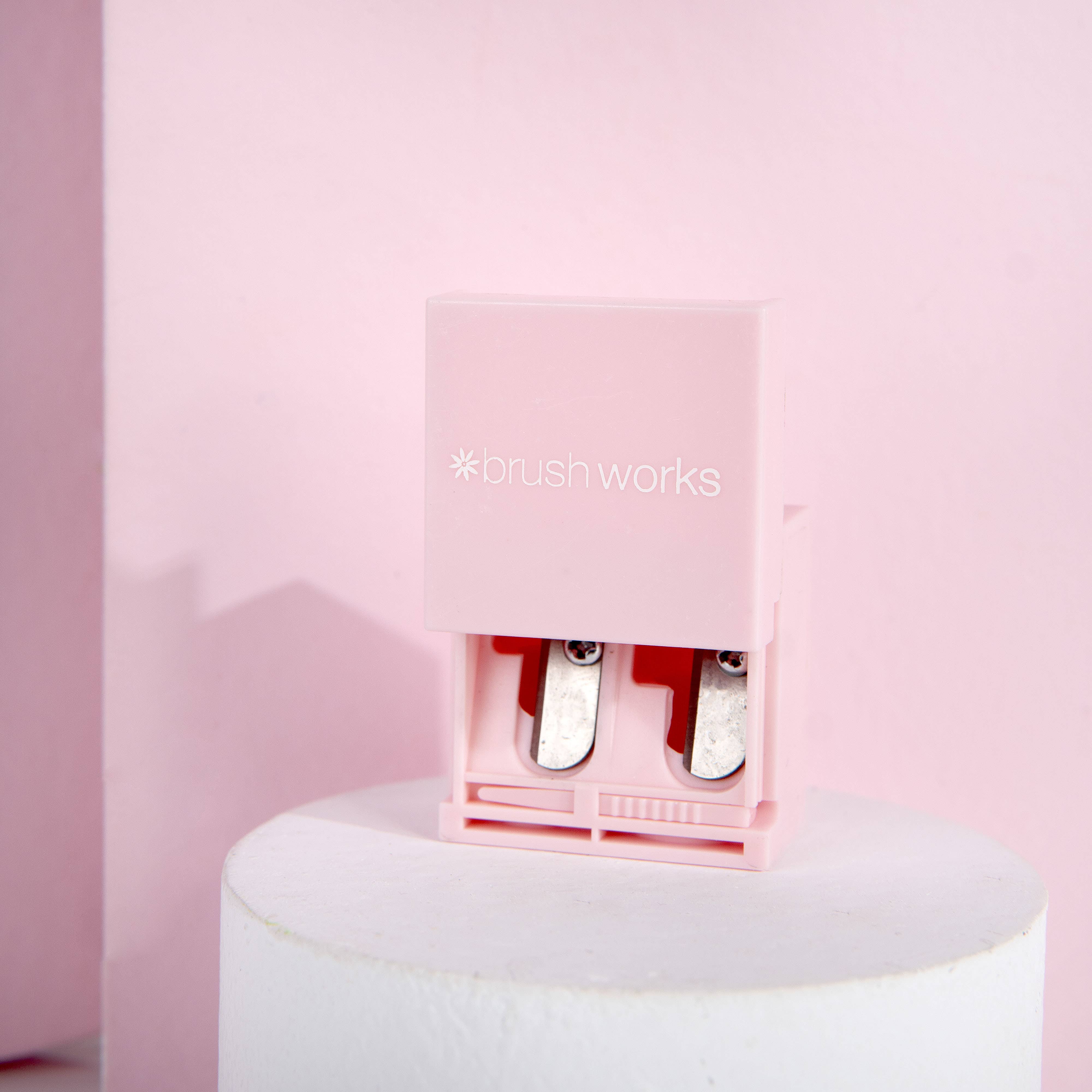 Soinvogue – wholesale Pencil sharpener – Brushworks Beauty Pencil Sharpener2