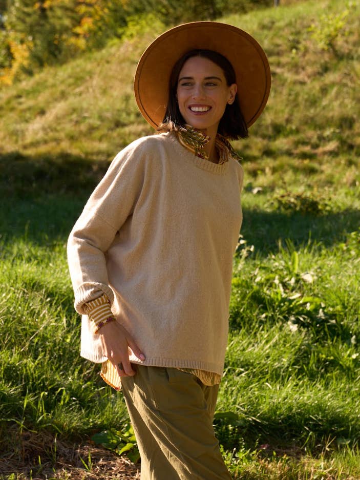 Nantucket Boxy Genanvendt Cashmere Sweater - Havregrød for engroshandel hos and for Good