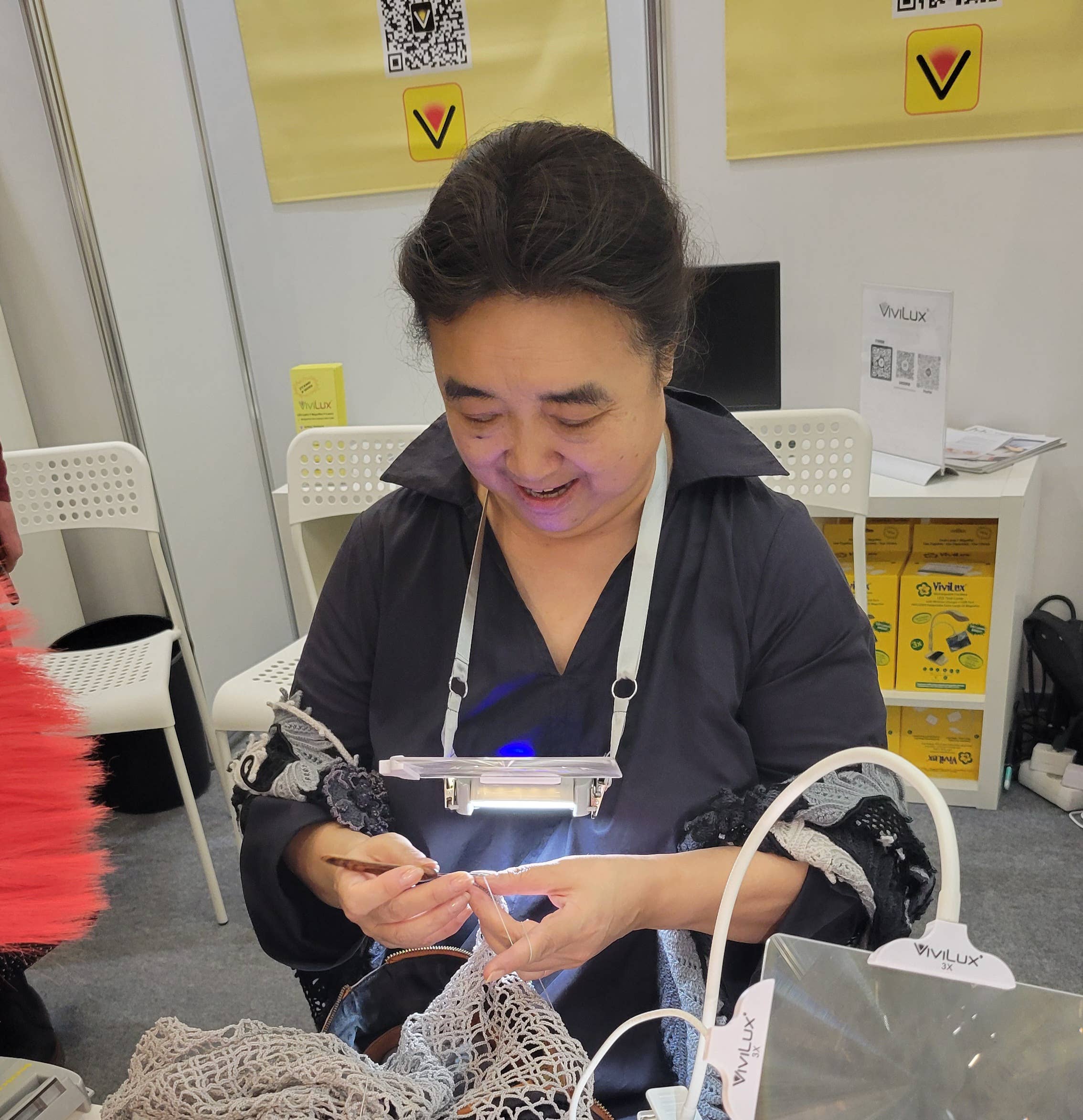 ViviLux LED Lights Magnifiers Lasers - Wholesale Magnifying Glass - LED Neck Light With 3x & 7x Magnifiers, 40 Hour Battery4