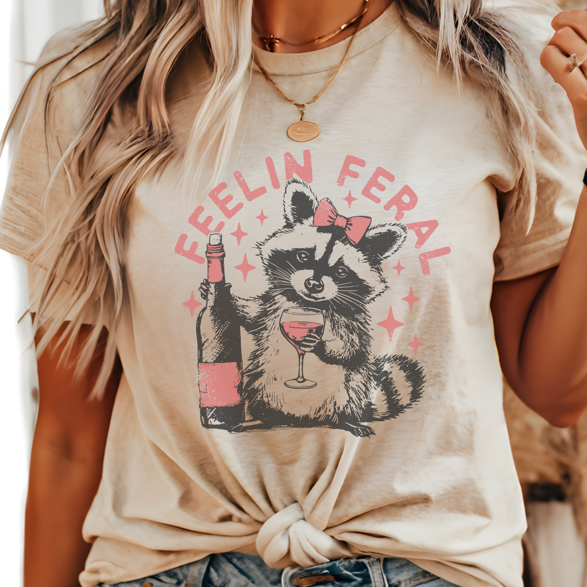 Trendznmore - Modern Graphic Apparel – T-shirt estampada - Mulher por atacado – Camiseta Gráfica Feelin Feral Wine4