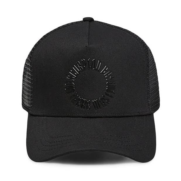 Scorpion Bay - Wholesale Truckerpet - Uniseks - Truckerpet met verhoogde "Gothic Lettering" grafiek0