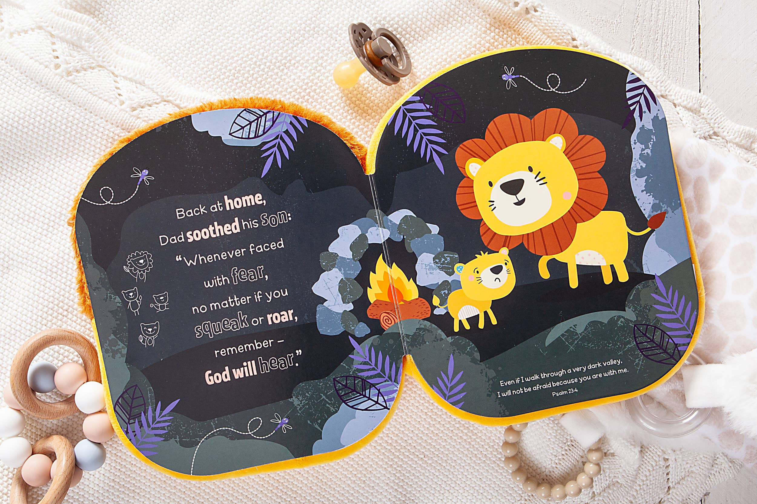 BroadStreet Publishing Group, LLC - Vente Livre pour bébés et tout-petits (jusqu'à 2 ans) - Squish and Snugg : Lion (Livre en peluche, idées cadeaux de Noël)1