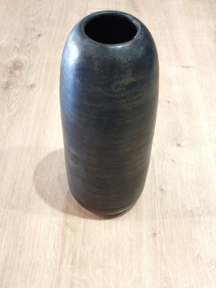 Vase Mareva pour la vente par Studio and Designs