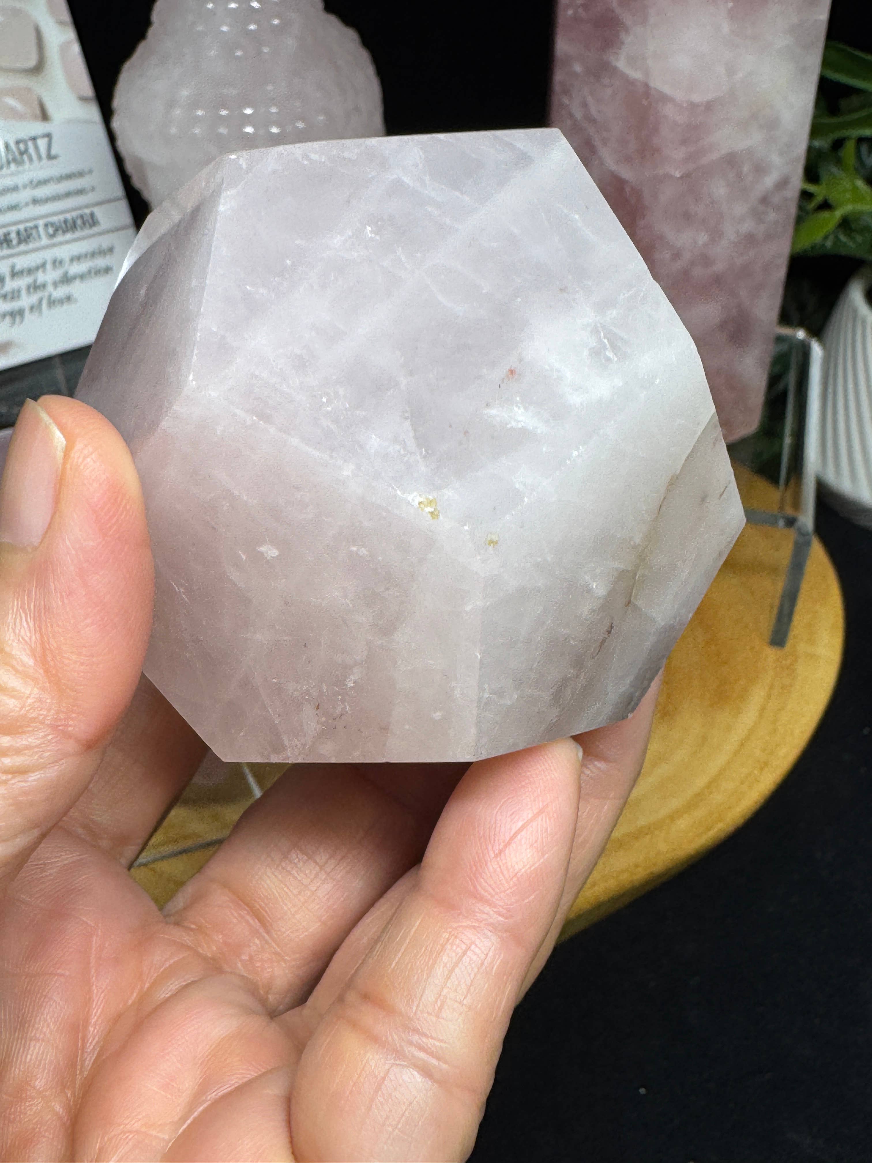 The 7 Directions - Venta al por mayor Piedras/cristales espirituales - Paquete de 5 piezas de torre de cuarzo rosa con corazón de Buda 23F6