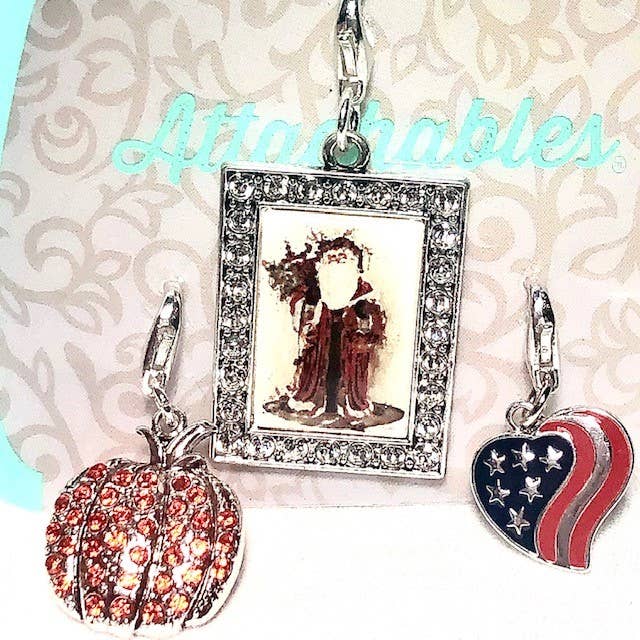 Ensemble à attacher citrouille, manteau long Père Noël, drapeau cœur pour la vente par Attractables