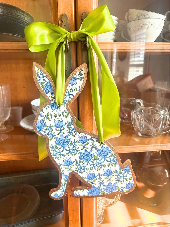 Blå Äng Handgjord Kanin Dörrhängare - 12” för wholesale av SoCharm Designs