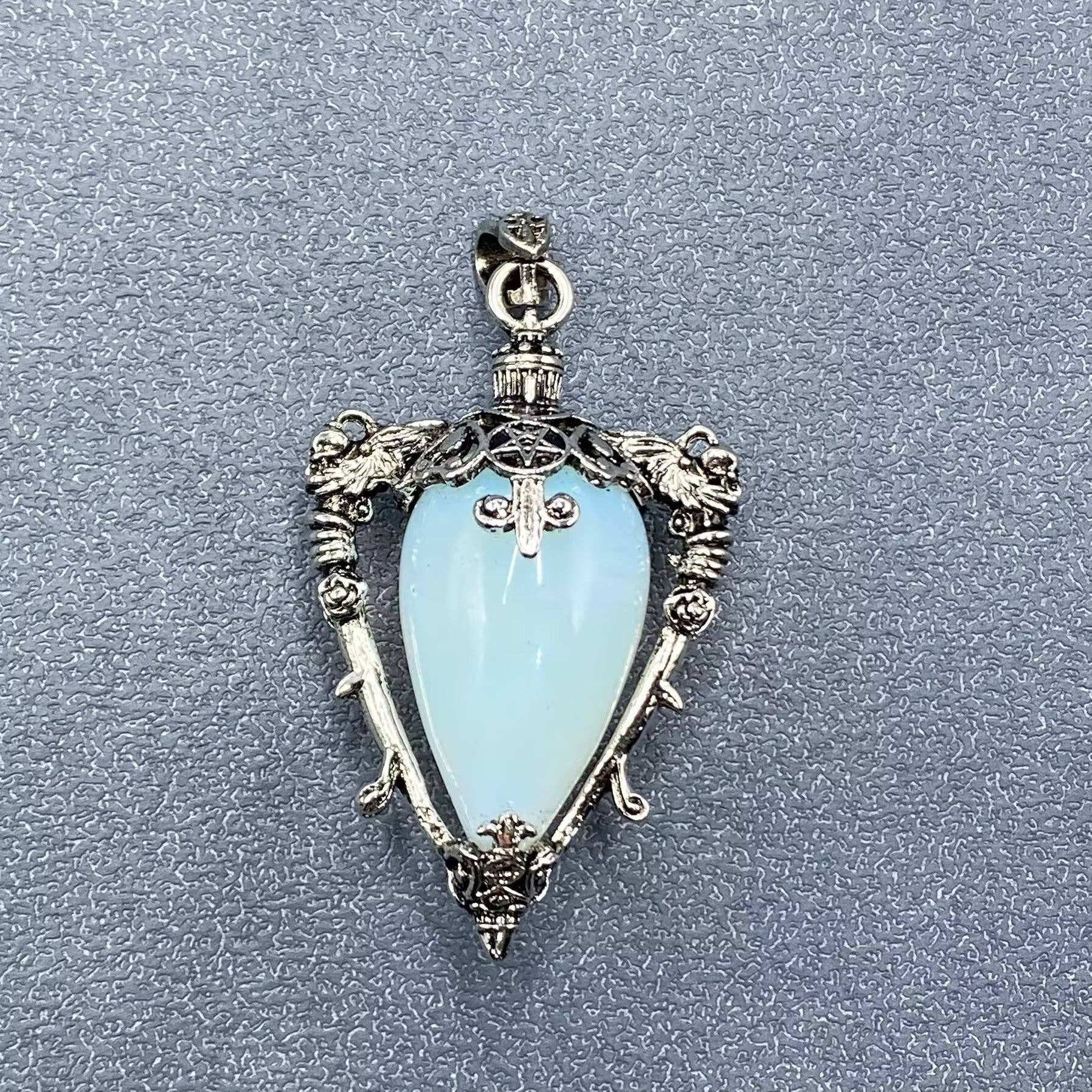 Mio Queena - Wholesale Spiritual Stone/Crystal - Vintage Stone & Crystal Bottle Charm Pendant - CS13