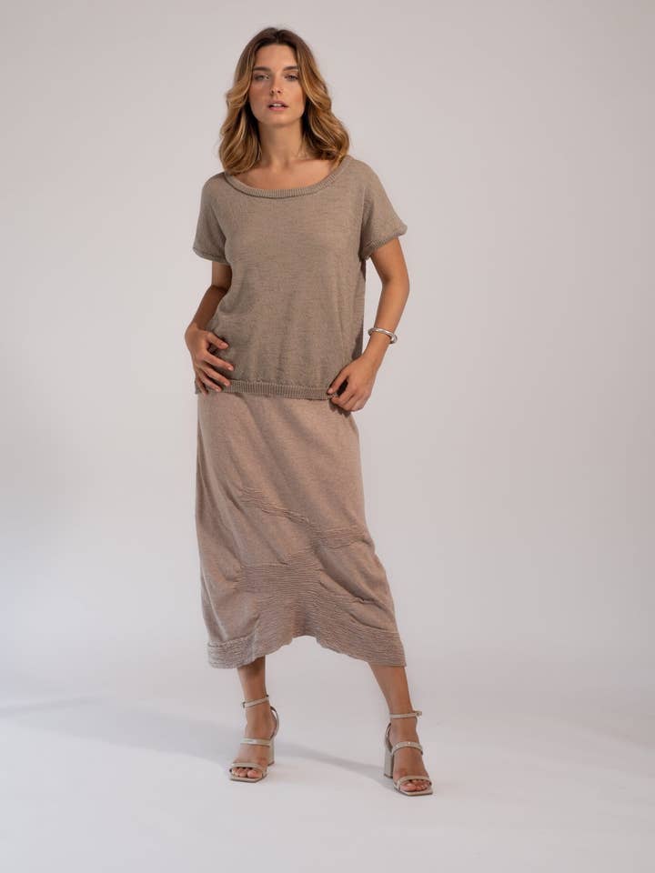 Lange rok in zandkleur voor wholesale door Ester Ferrando