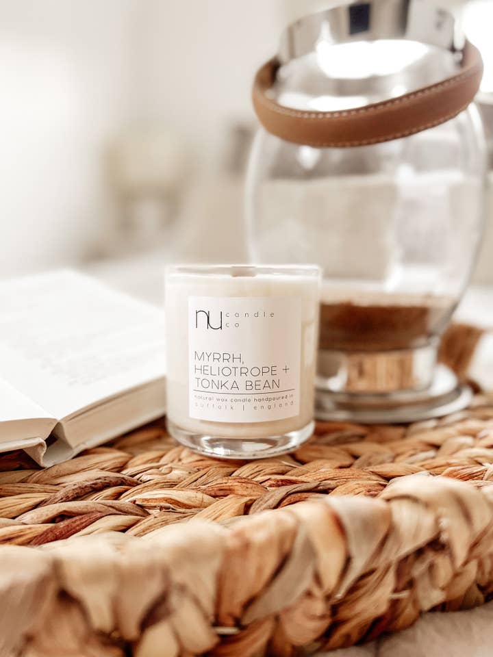 mirra, heliotropo + haba tonka | vela de firma para venta al por mayor de naturally unique candle co