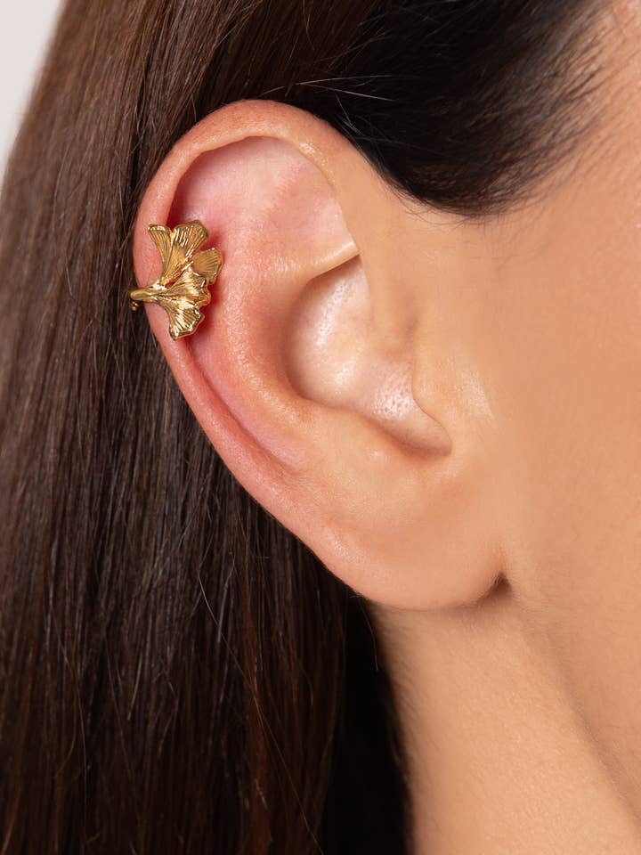 Gynko kleiner Ohrklemme mit Blattmotiv für den Großhandel von ENEIDE