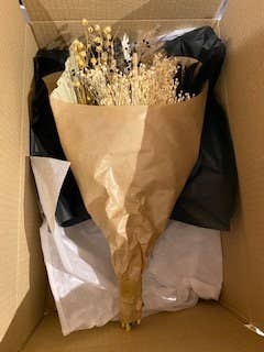 Giftieness – wholesale Dried/pressed flowers – Dried Wildflower Field Bouquet Beautiful Natural colour Flower assortment with Black accents4