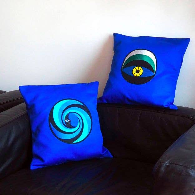 Maschinenbestickte Kissenhülle - Es dreht sich für den Großhandel von Macon & Lesquoy