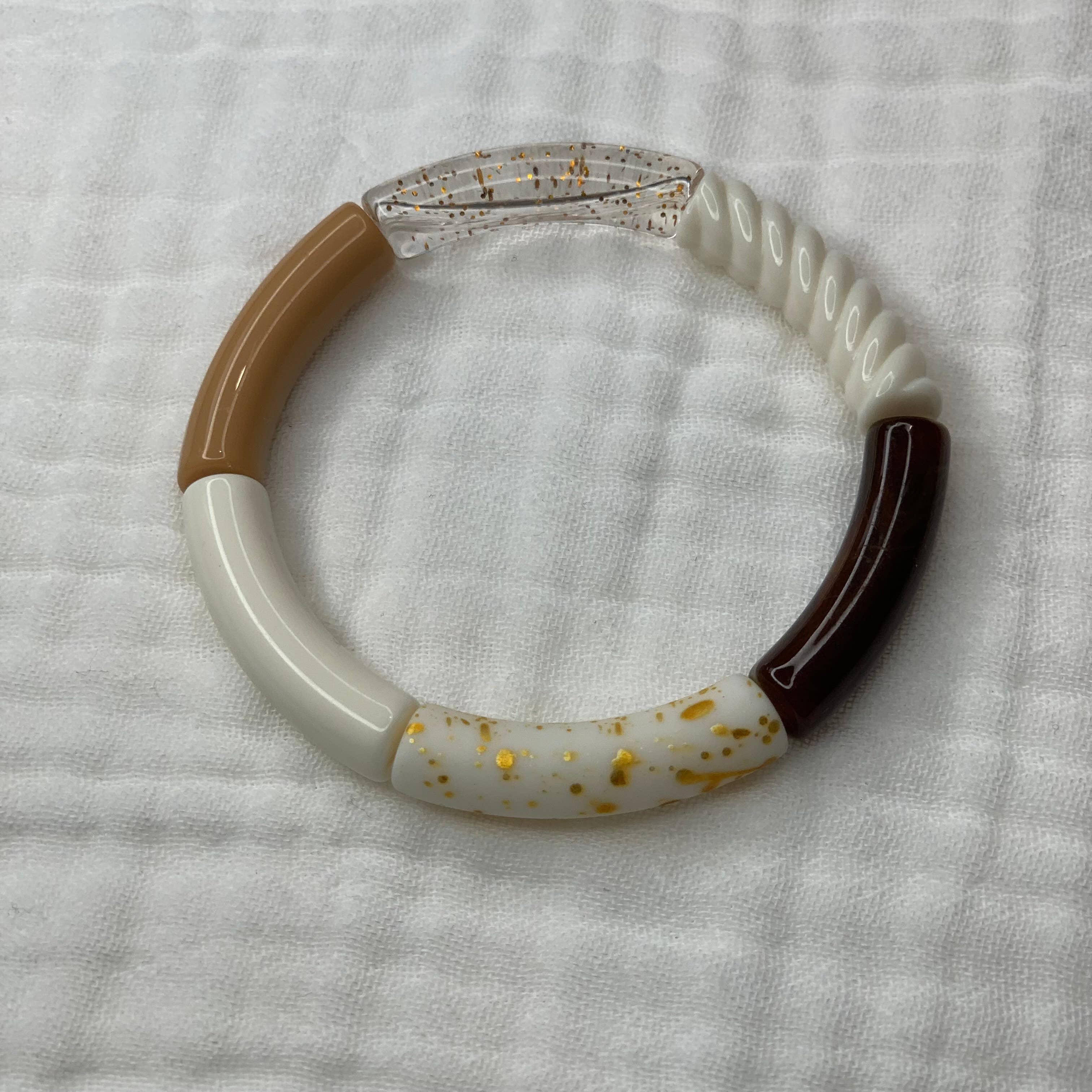 Manacreations – Pulseira de missangas por atacado – Pulseiras elásticas com canos curvos em tons bege e écru0