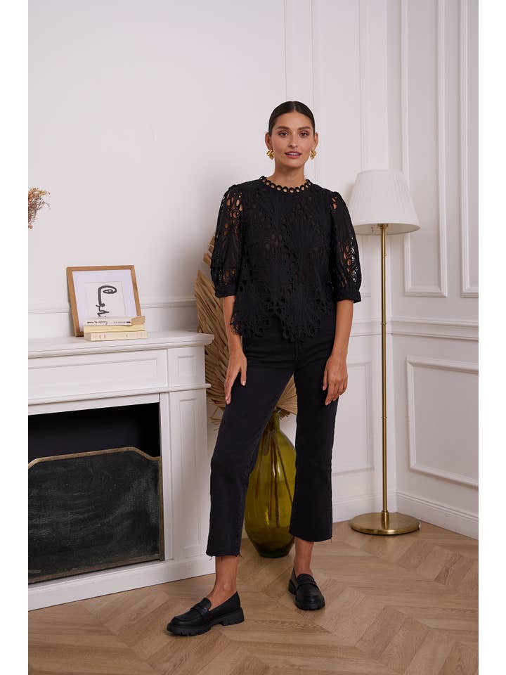 CHOKLATE PARIS - Wholesale Blouse - Women's - Daisy Guipure Lace Top - CH0018