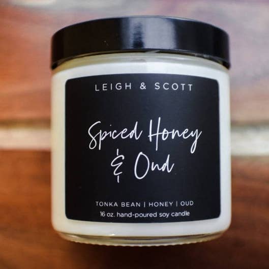 Candela riempita con vasetto Spiced Honey & Oud per la vendita all'ingrosso da parte di Leigh and Scott