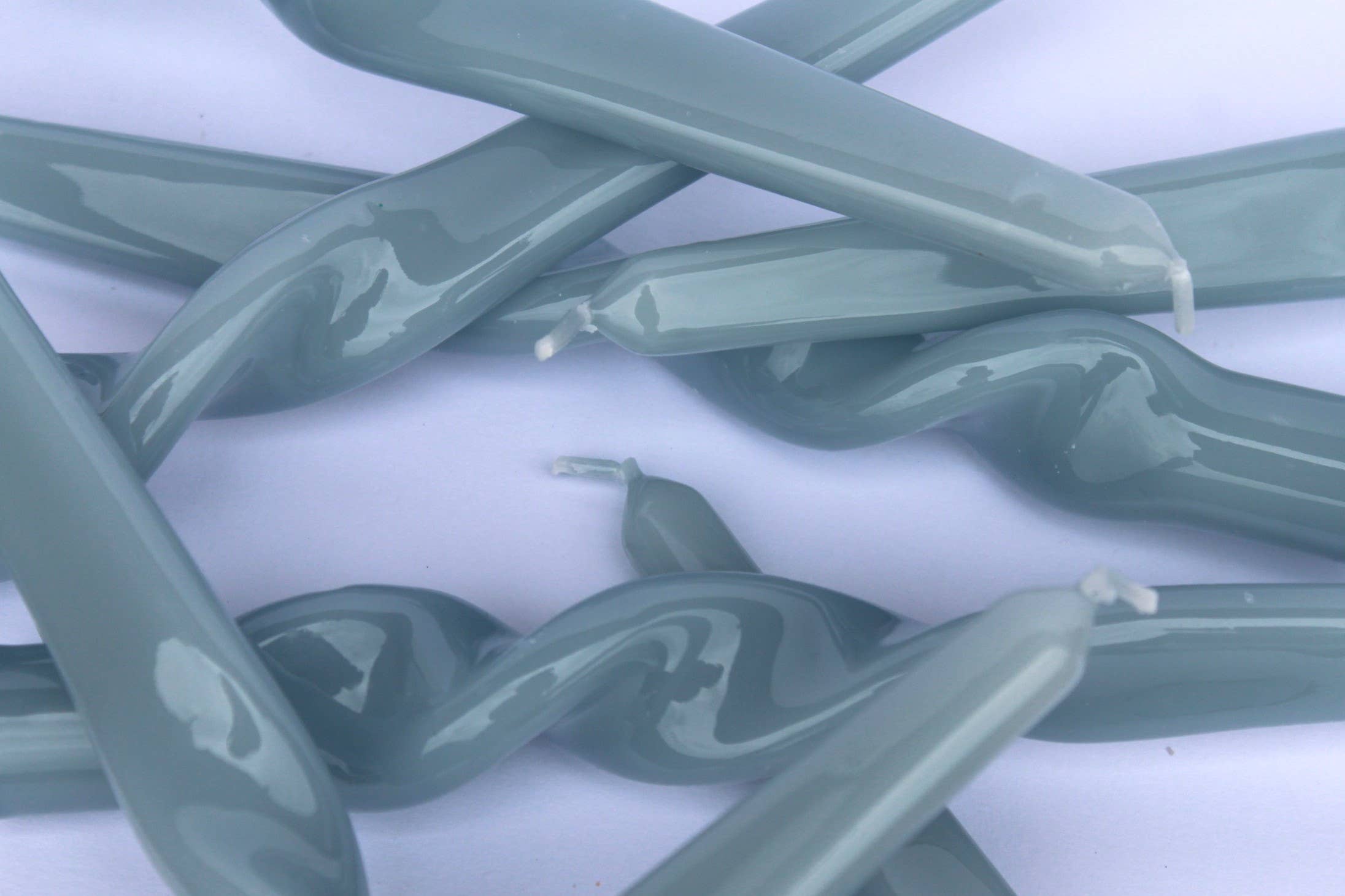 MÆGEN - Wholesale Tapered Candle/Candlestick - MÆGEN Twist Taper Candles - 3 Pack - Cornflower blue1