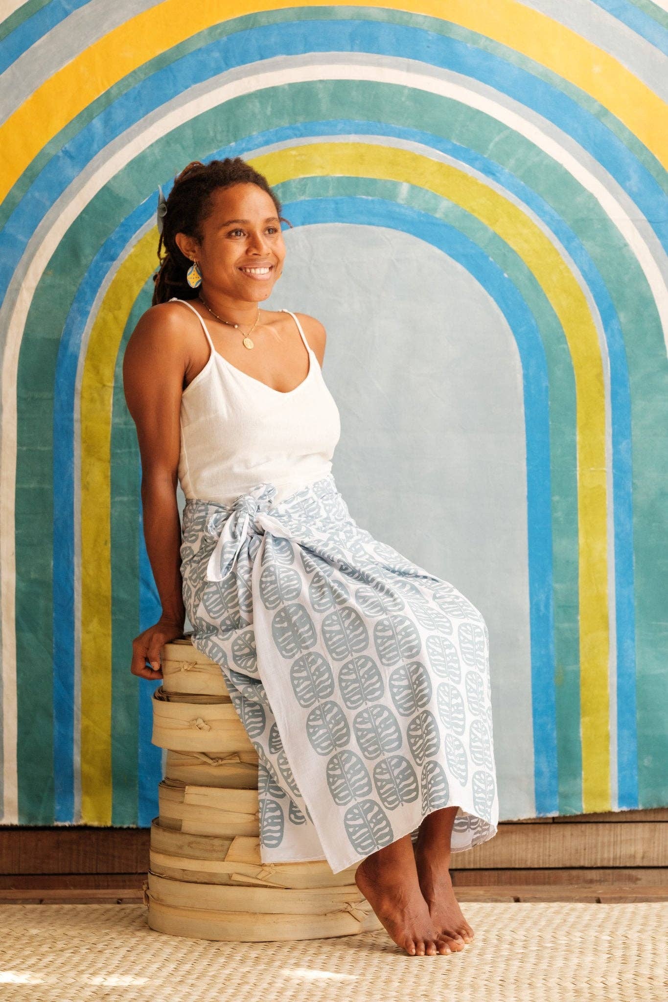 Rise Beyond the Reef - Vente Cache-maillot – femme - Sarong "Sulu" imprimé à la main - Motif Karisi11