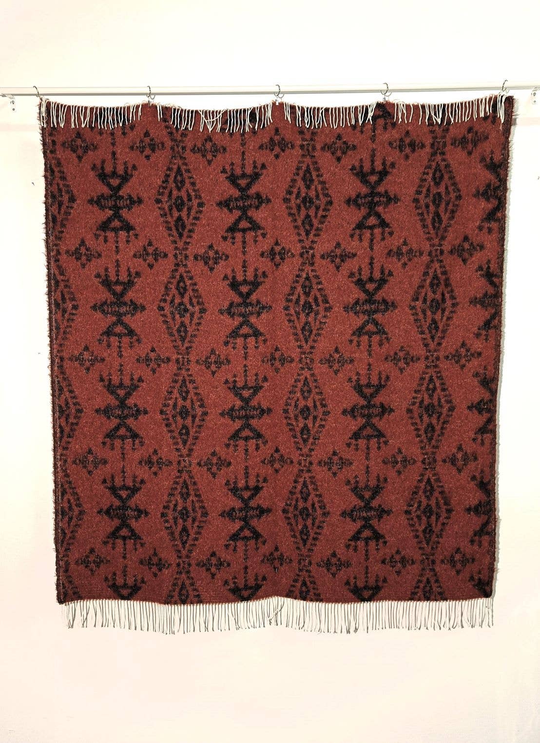 Beat Collection by Lanificio Idealtex Srl – Engroshandel Tæppe – Tribal uld- og alpaka-plaid med etnisk jacquardmønster19