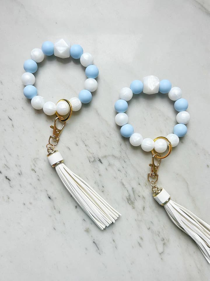 Porte-clés Baby Blue Bliss avec bracelet pour la vente par Lanyard Lovebirds