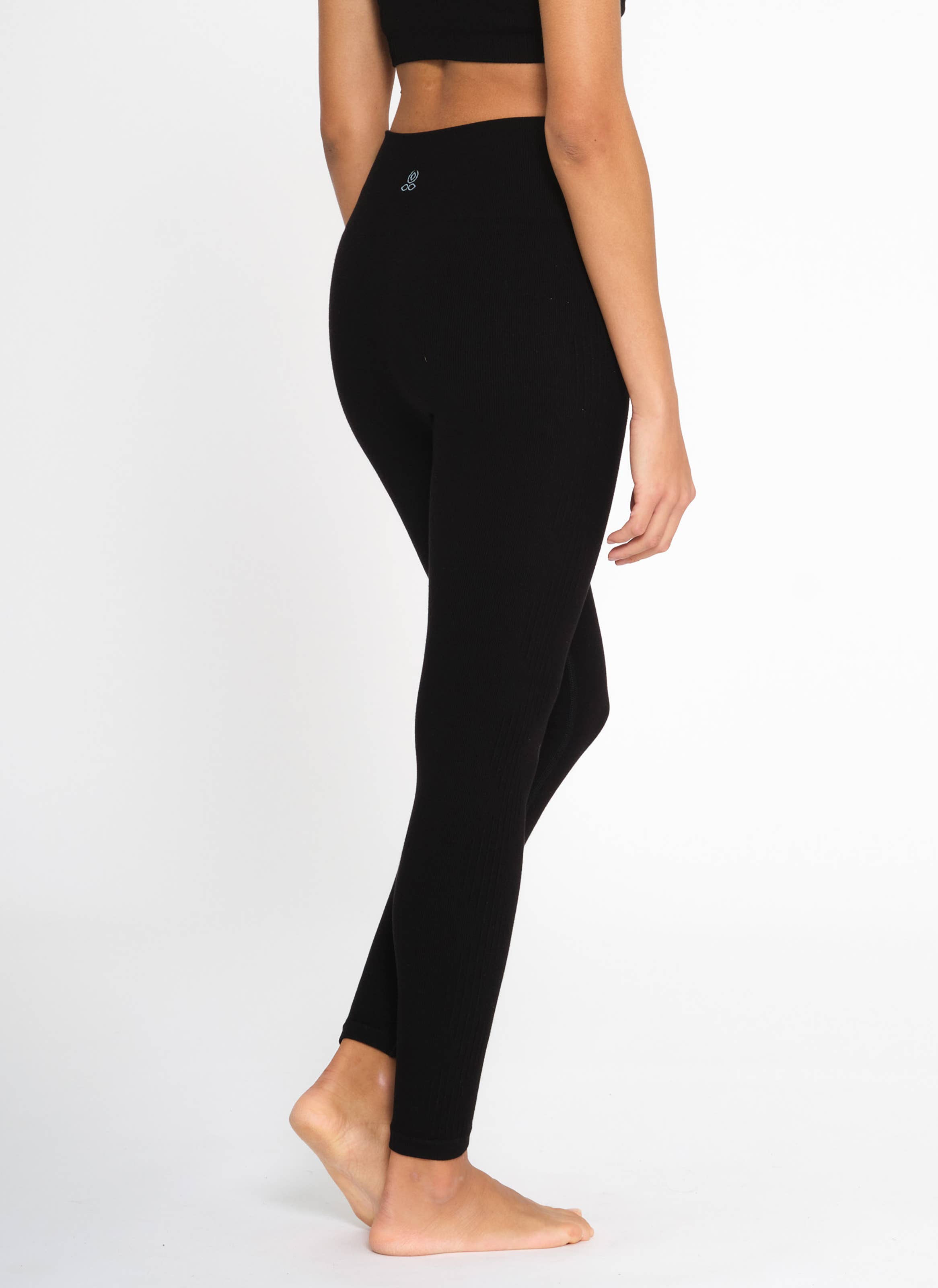 Yoga Searcher – wholesale Athletic/lounge leggings – Women's – Nala - Seamless Bamboo Leggings2