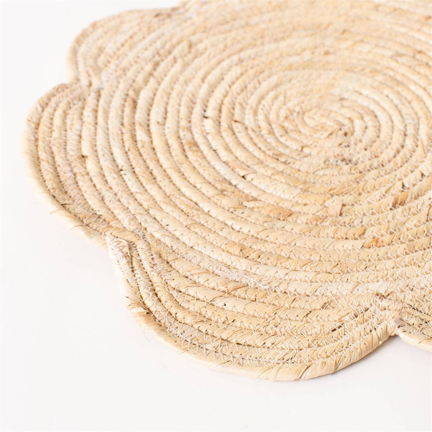 Audrey's Home & Gift - Wholesale Charger Plate - Scalloped Natural Seagrass Charger (PK/12)3