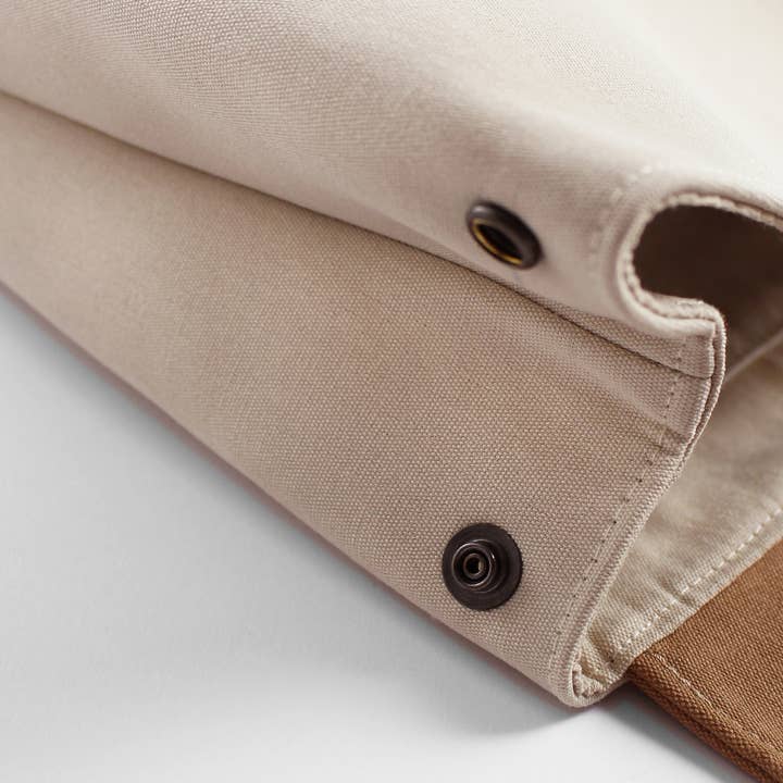 Reliée Studio - Wholesale Backpack - Women's - WATERPROOF light backpack in black - Mel3