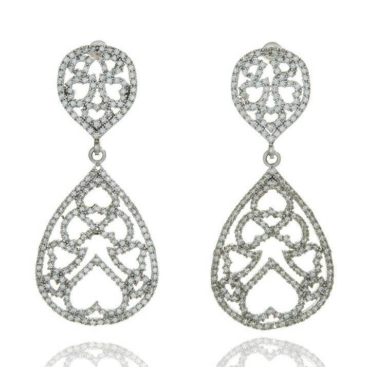 Boucles d'oreilles pendantes en diamant pour la vente par Georgina Jewelry